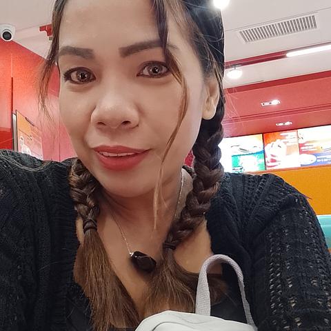 Marlyn R.