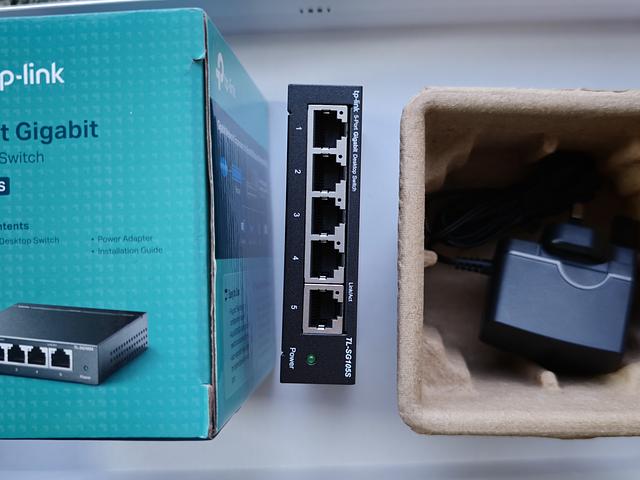 TP-Link 5 Port network switch TL-SG105S