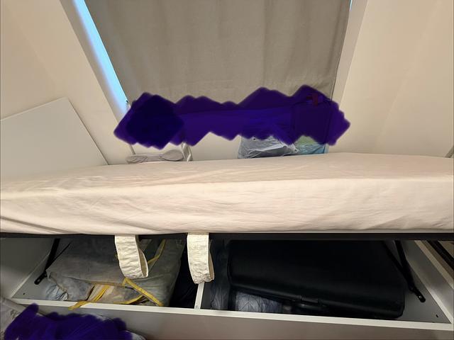 Bed frame - excellent condition