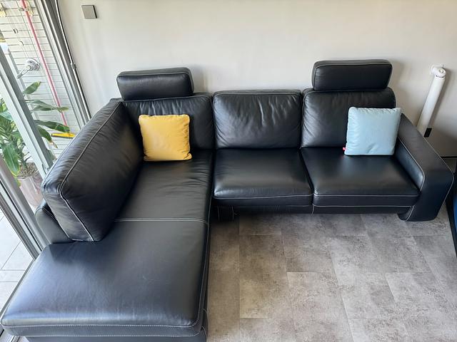 Giormani black leather L-shape sofa