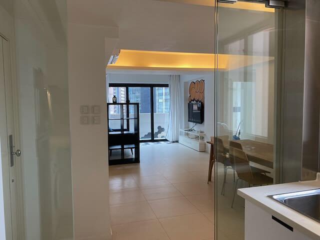 Causeway Bay, Direct Owner, 2 bedroom apartment