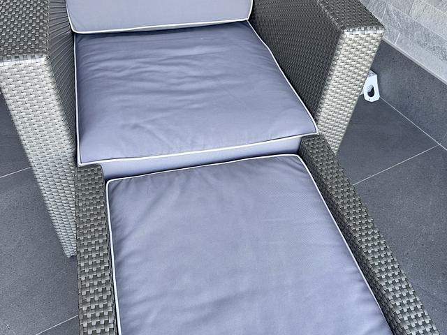 Outdoors Lounge Chairs with Foot Rests (x2)