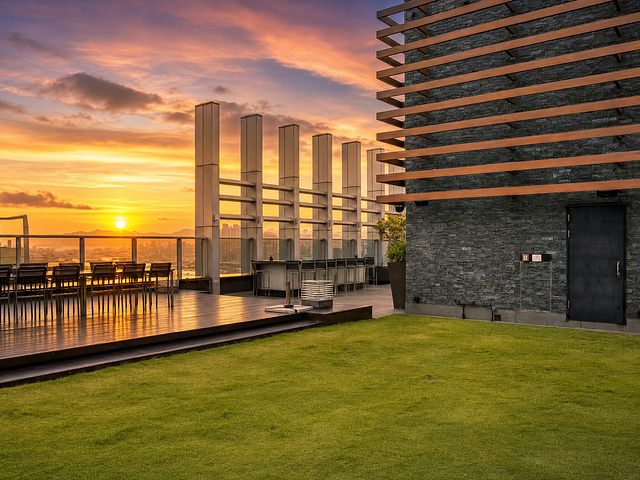 J Residence Penthouse, Wan Chai