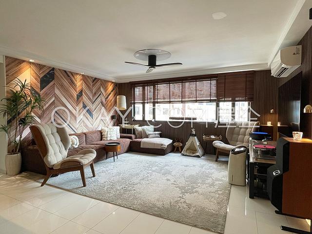 Butler Towers | Butler Towers, Jardine's Lookout -