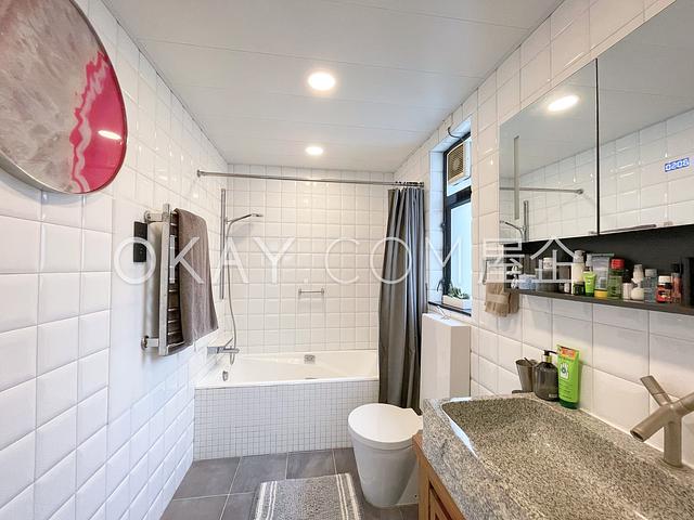 Butler Towers | Butler Towers, Jardine's Lookout -