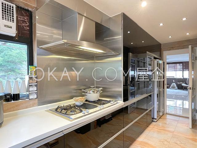 Butler Towers | Butler Towers, Jardine's Lookout -