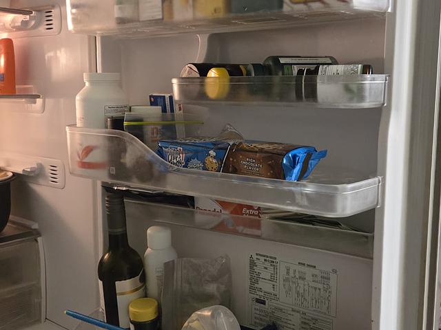 Refrigerator with ice maker