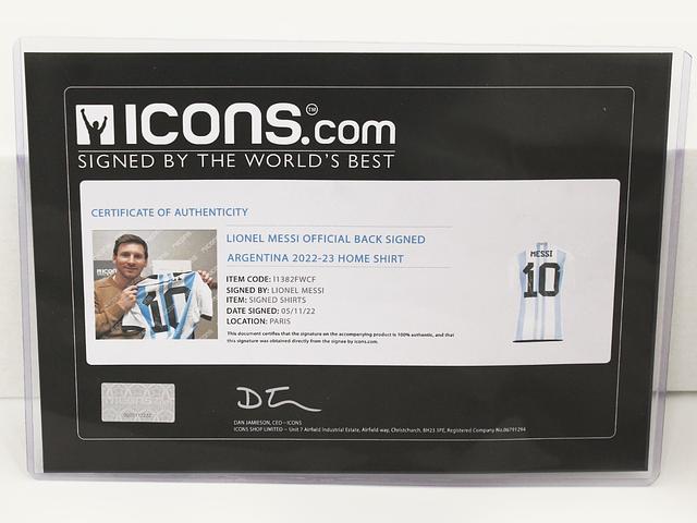 Lionel  Messi autographed Argentina national team 