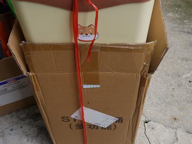 Plastic storage box with dustbin