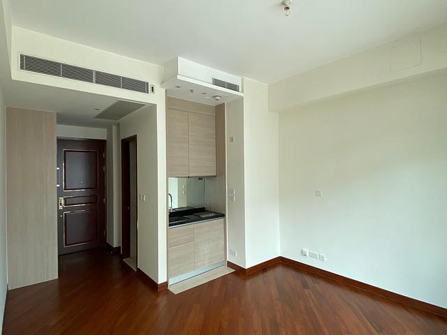 Wanchai above MTR studio with full facilities