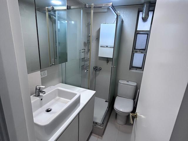 🏠 2BR/1BA Flat for Rent: Caine Road, Central 