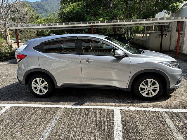 2018 Silver Honda VEZEL 1500cc