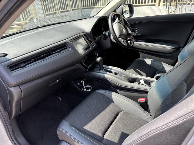 2018 Silver Honda VEZEL 1500cc