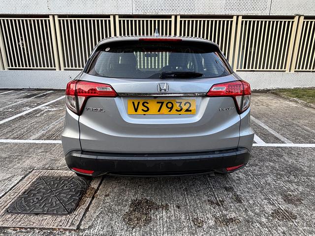 2018 Silver Honda VEZEL 1500cc