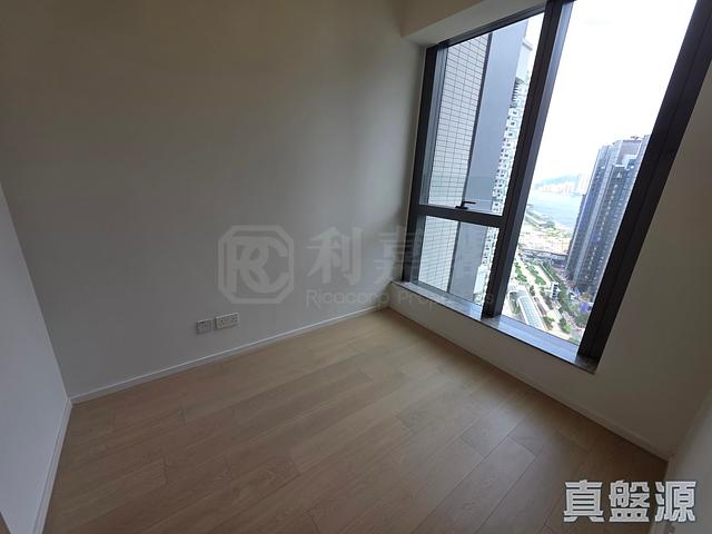Kai Tak one bedroom flat