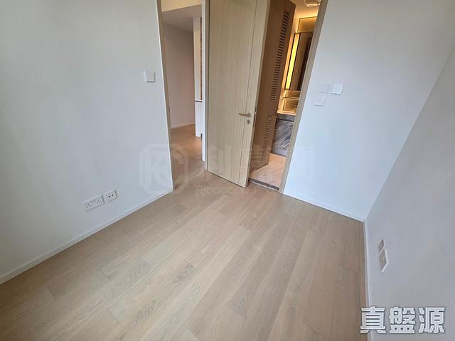 Kai Tak one bedroom flat