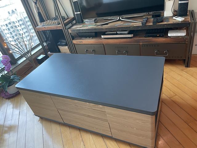Coffee table turns into dining table 