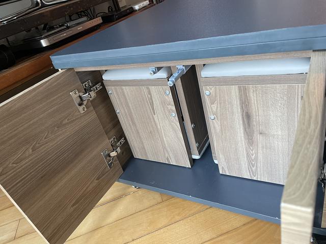 Coffee table turns into dining table 