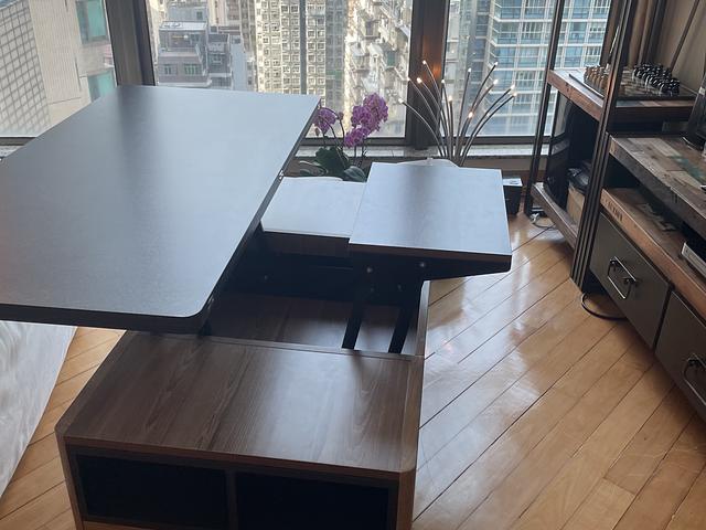 Coffee table turns into dining table 