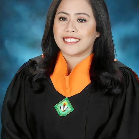 Lyndie T.