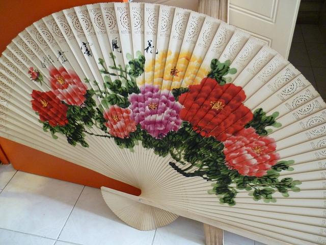 Antique Wall-Mounted Fan (Peony)