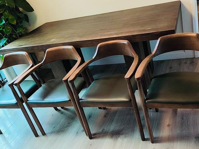 TREE Kotak u dining table 