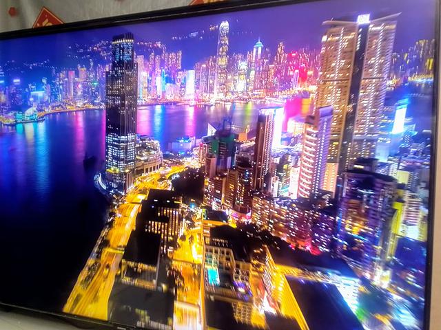 65"Smart TV 4K 