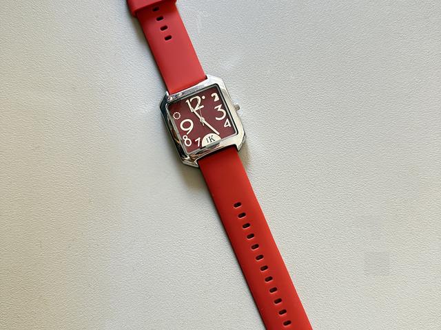 【IK】Red Quartz Watch 