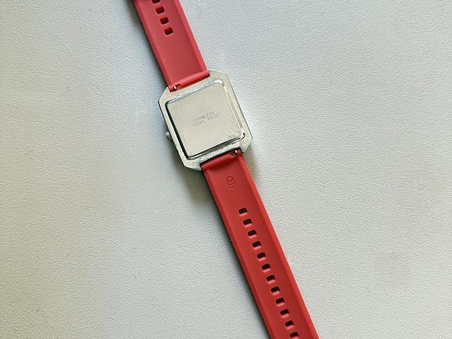 【IK】Red Quartz Watch 