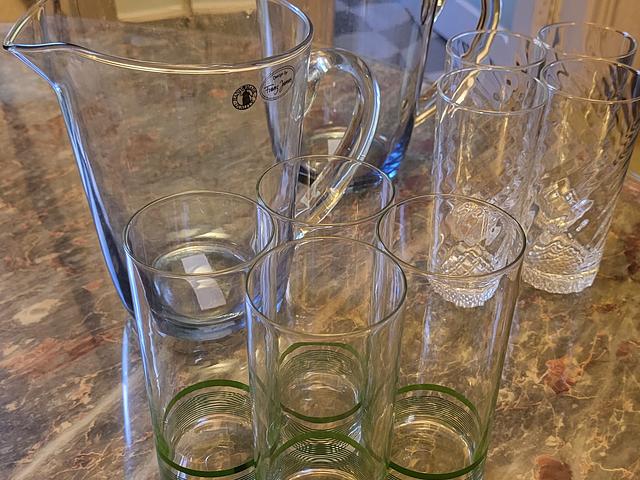 2 water jugs with 8 glasses