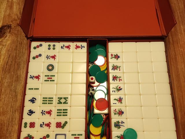 Mahjong set ... 