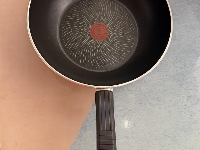 Tefal 28cm nonstick pan