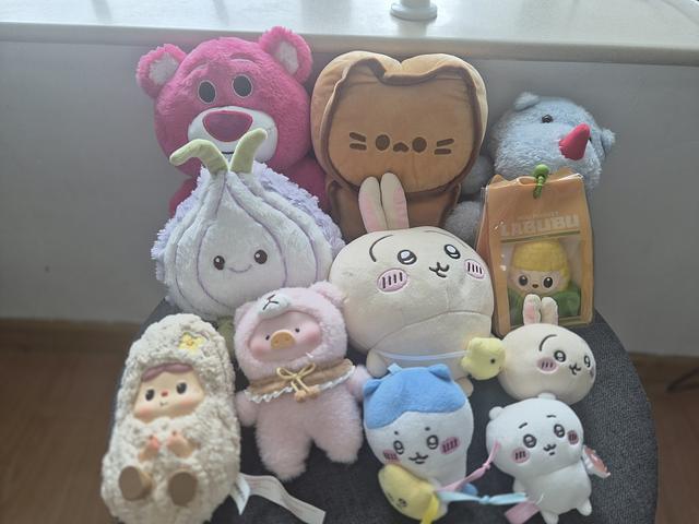 Massive of stuff toys