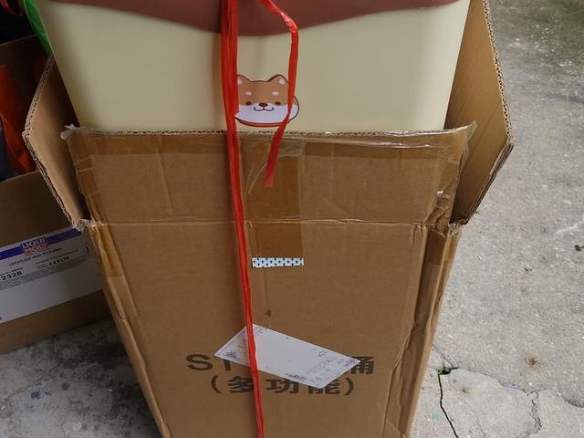 Plastic storage box with dustbin