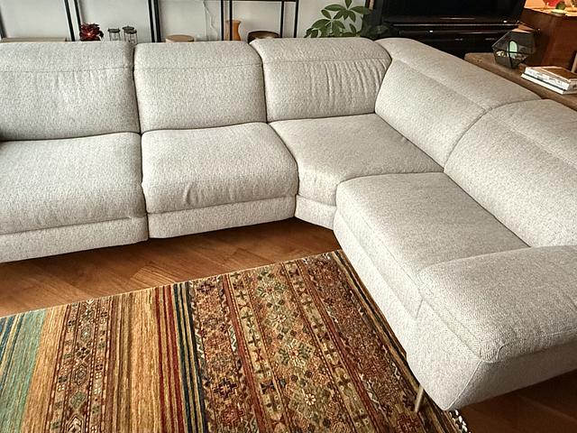 Natuzzi L-shaped sofa with 2 electric recliners