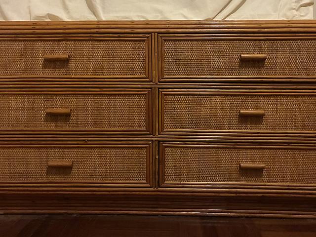 Chest of drawers