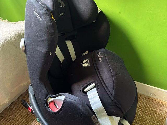 Cybex Car Seat with ISOFIX Base