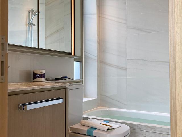 High-Floor 2BR Rooftop Sky-Home @ LOHAS Park