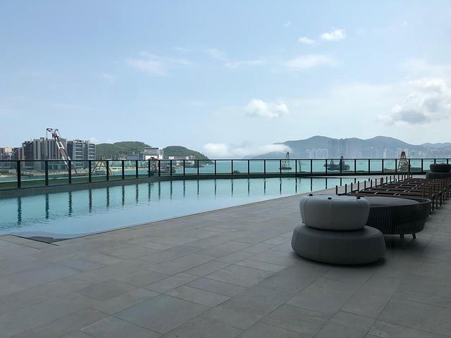 High-Floor 2BR Rooftop Sky-Home @ LOHAS Park