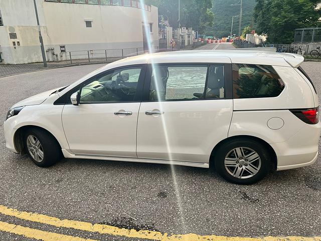 Mazda 8 - 2015 model - great condition