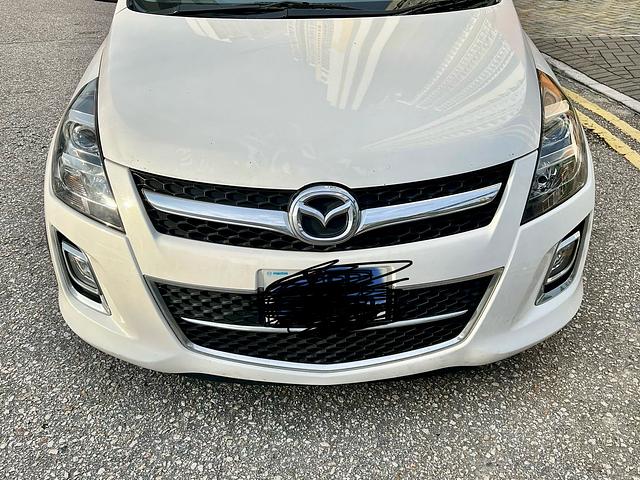 Mazda 8 - 2015 model - great condition