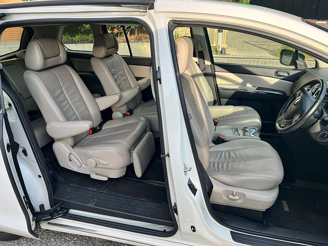 Mazda 8 - 2015 model - great condition