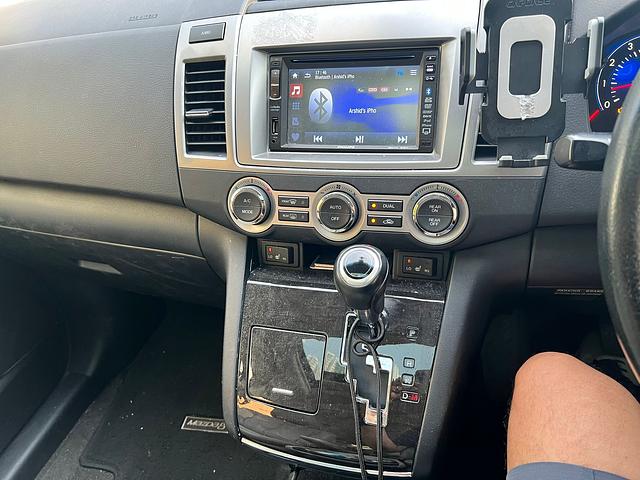 Mazda 8 - 2015 model - great condition