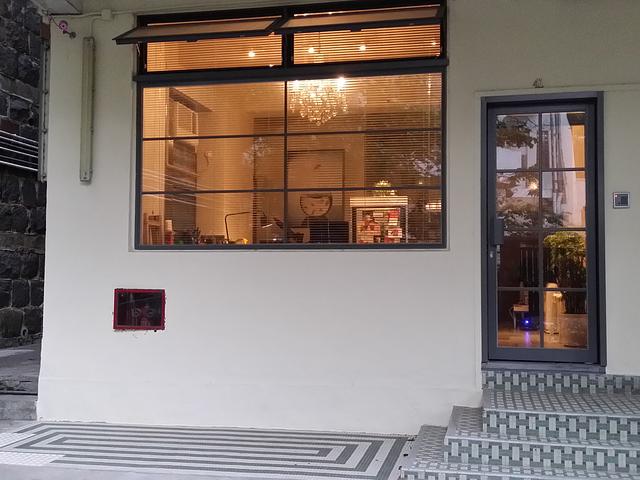 852-62118110 Five mins to Kennedy Town Mtr