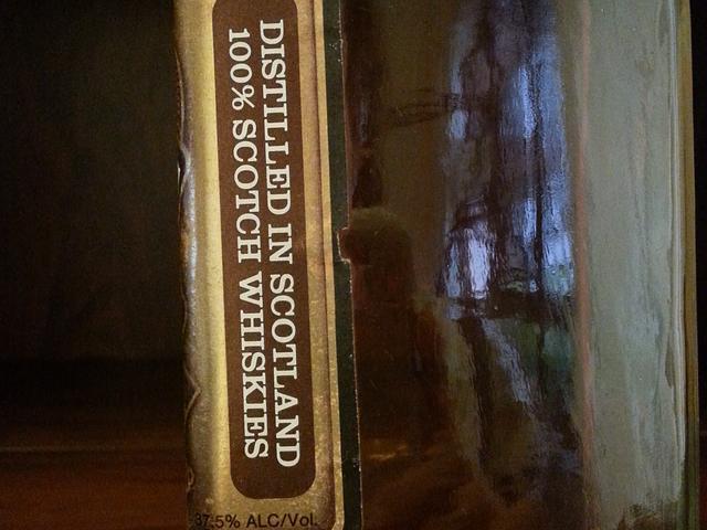 Black Douglas deluxe 100% Scotch Whisky 1.125L 