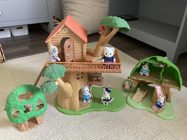 Sylvanian Families Treehouse, Car and Campervan