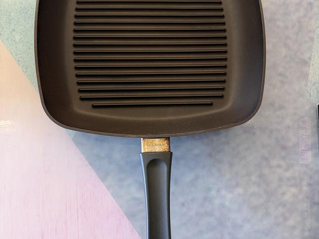 SCANPAN ceramic titanium grill pan