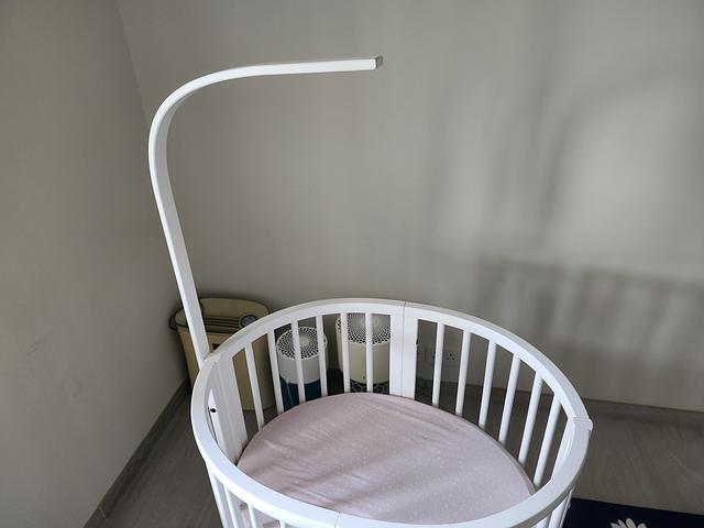 baby crib