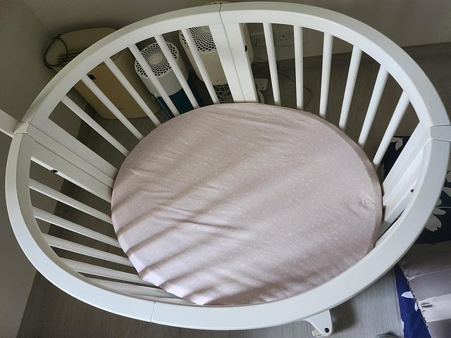 baby crib
