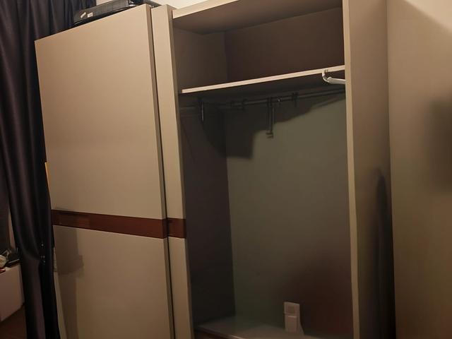 BEDROOM WARDROBE WITH SLIDING DOORS